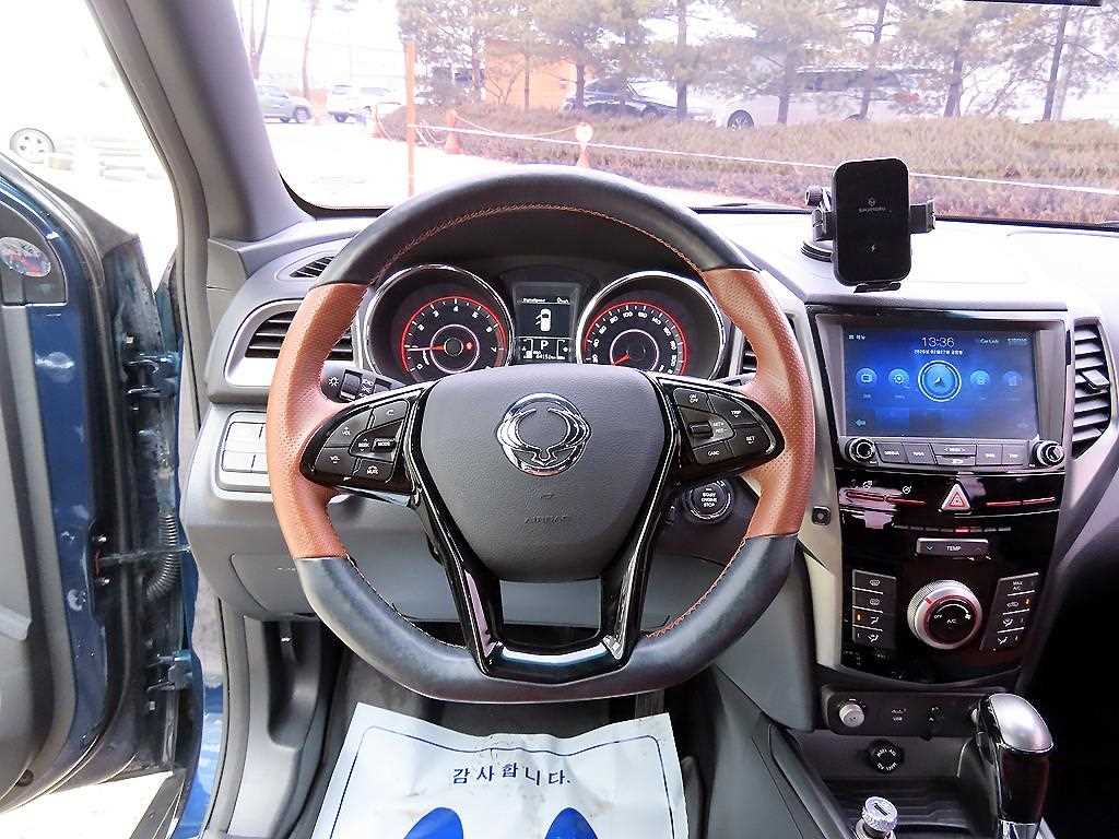 Ssangyong Tivoli - Vista 8