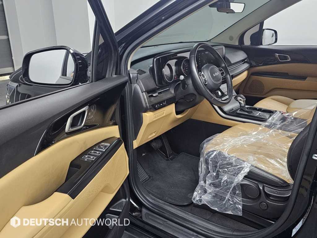 KIA Carnival - Vista 11