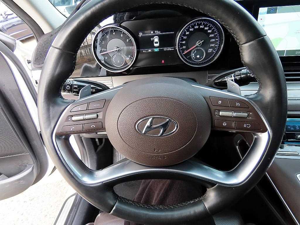 HYUNDAI Grandeur - Vista 8