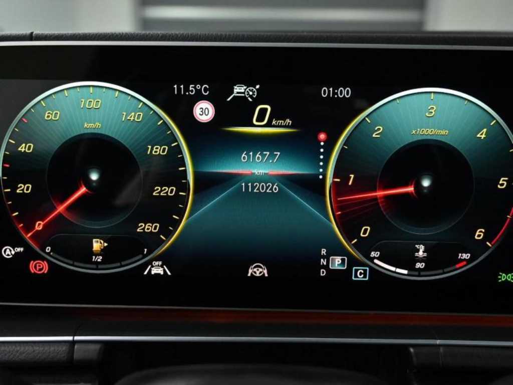 Mercedes Benz GLE Class - Vista 8