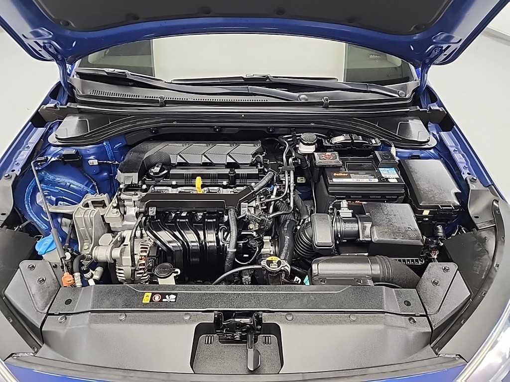 HYUNDAI Avante - Vista 5