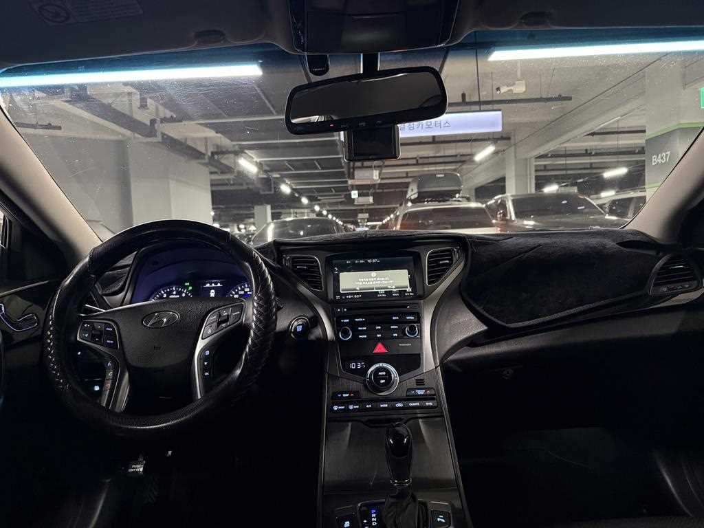 HYUNDAI Grandeur - Vista 7