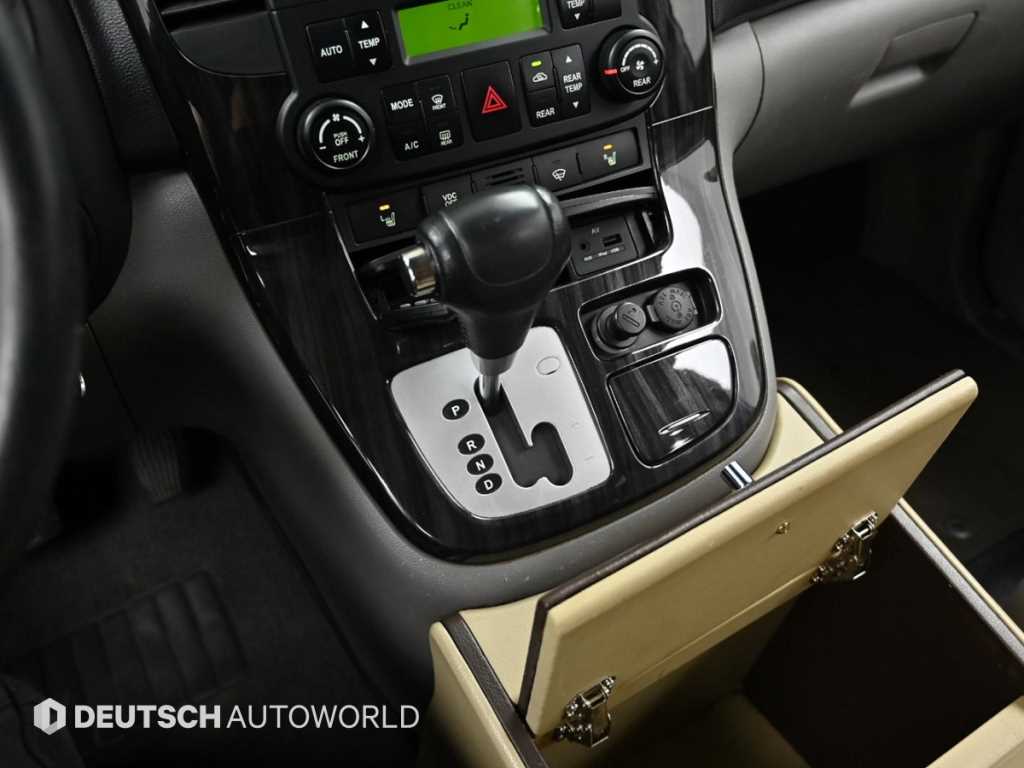 KIA Carnival - Vista 9