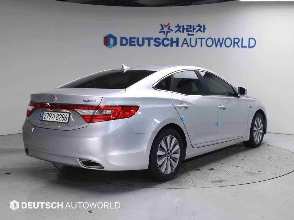 HYUNDAI Grandeur - Vista 2