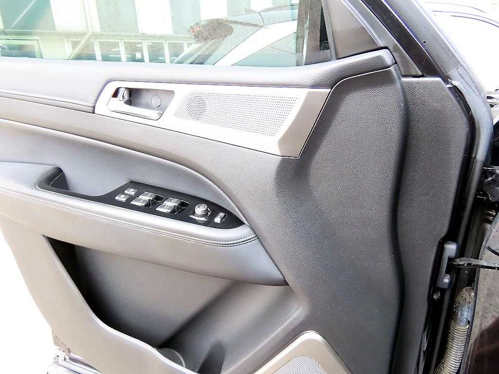 Ssangyong Rexton - Vista 11