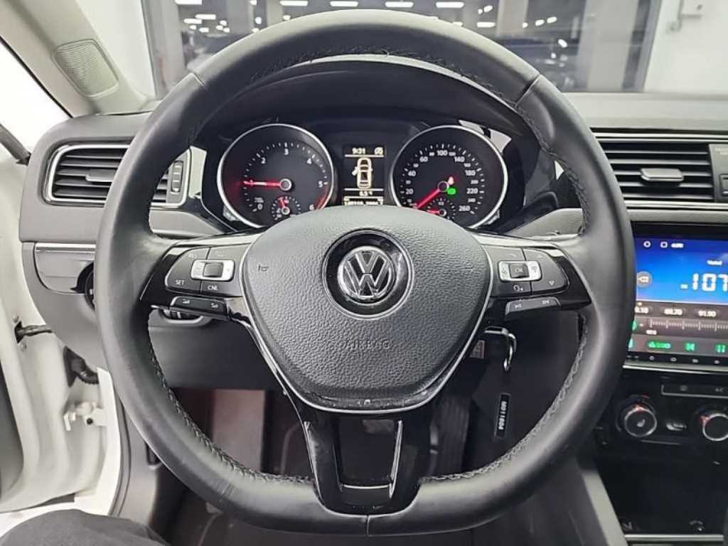 Volkswagen Jetta - Vista 9