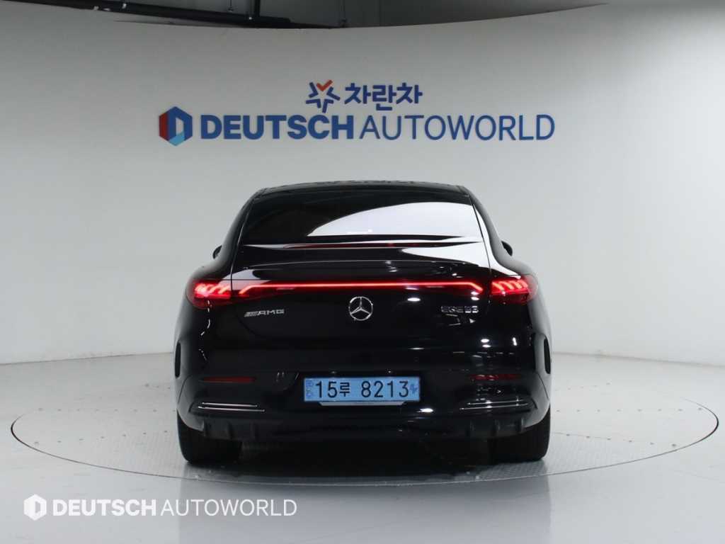 Mercedes Benz EQE - Vista 4