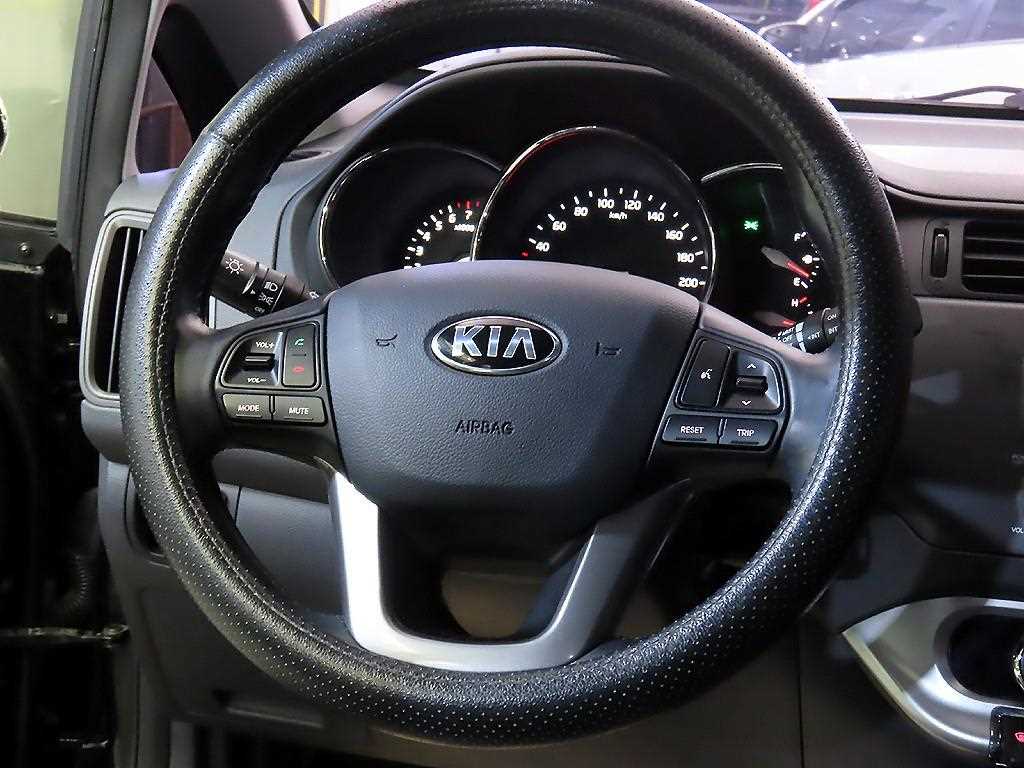 KIA Pride - Vista 8