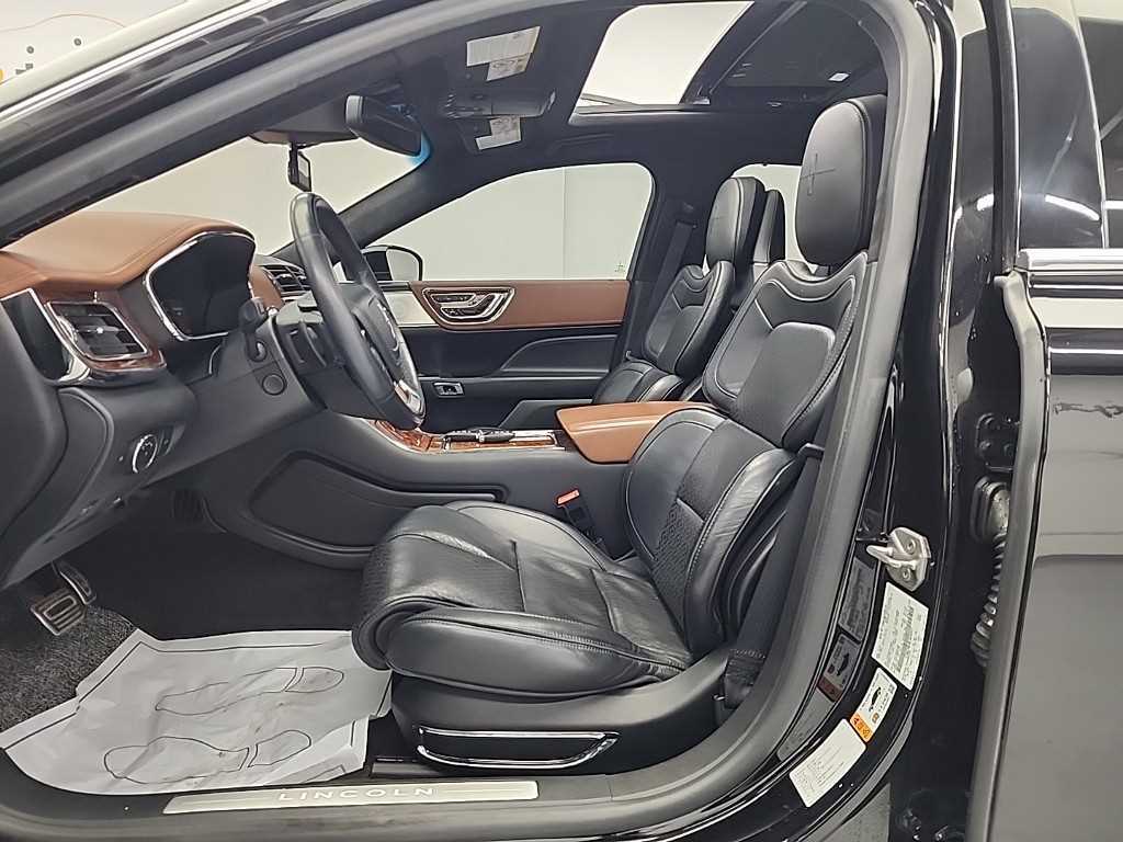 Lincoln Continental - Vista 11