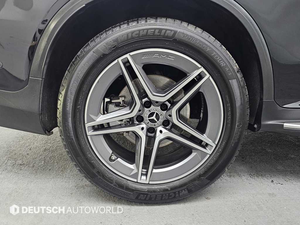 Mercedes Benz GLC Class - Vista 5