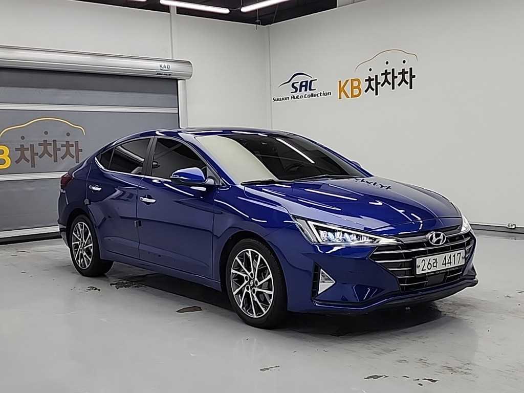 HYUNDAI Avante - Vista 4