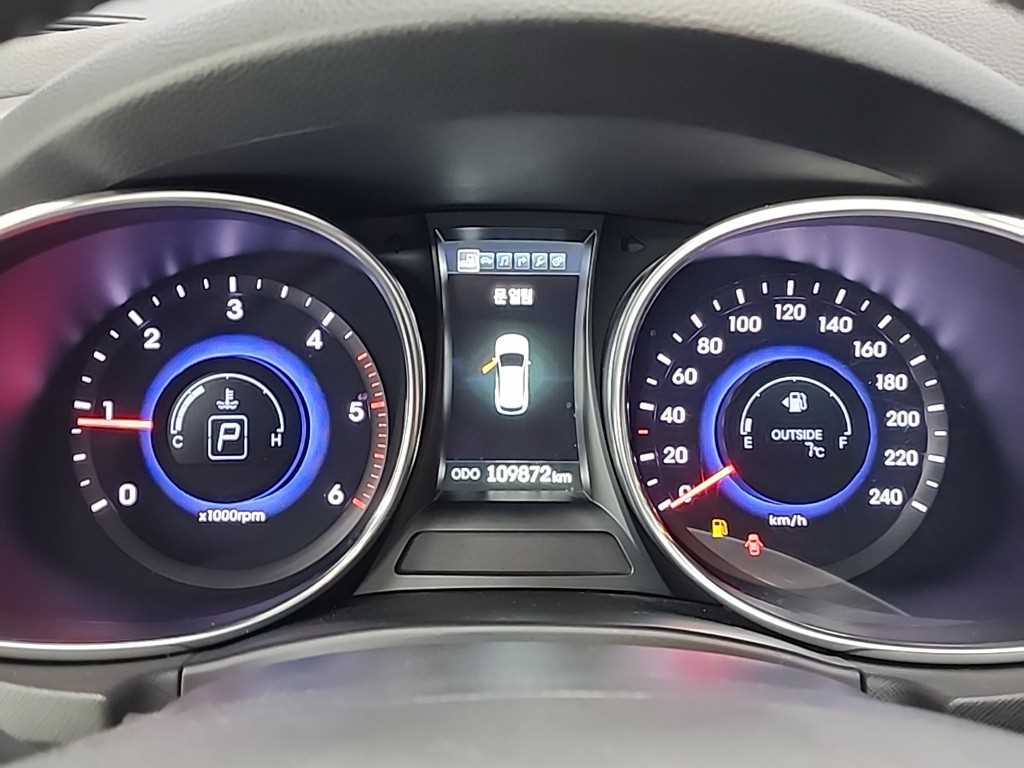 HYUNDAI Maxcruz - Vista 6