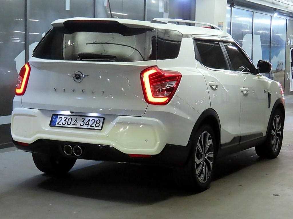 Ssangyong Tivoli - Vista 4