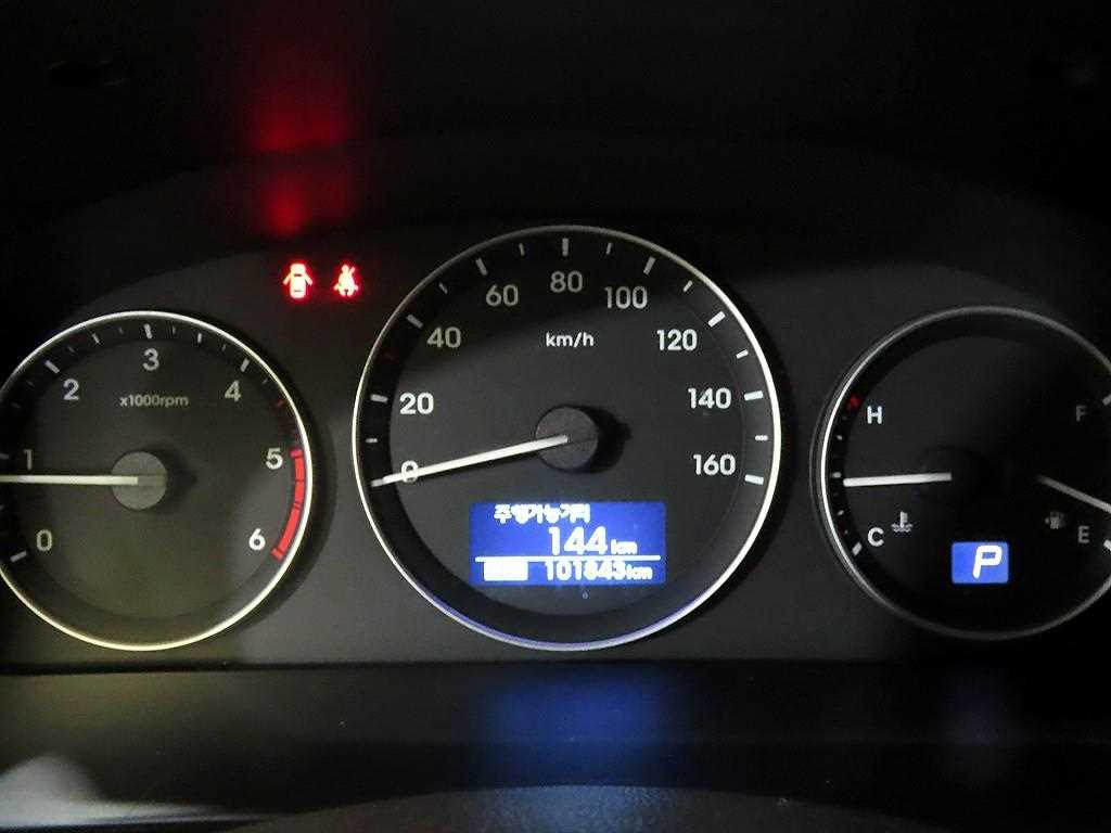 HYUNDAI Starex - Vista 9