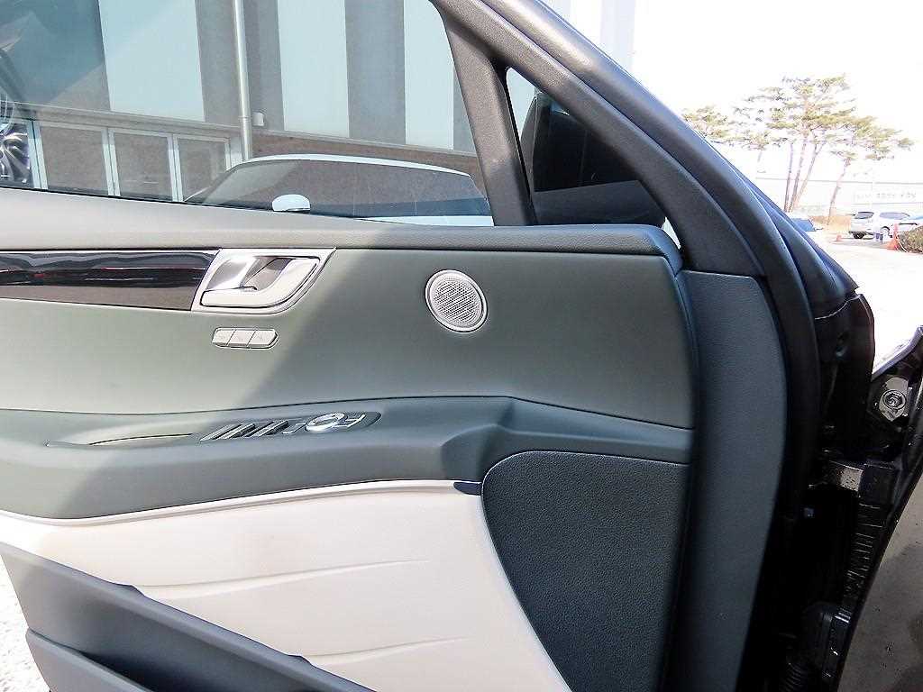 Genesis GV80 - Vista 11