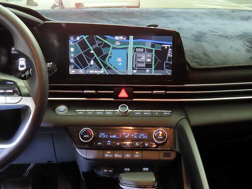 HYUNDAI Avante - Vista 11