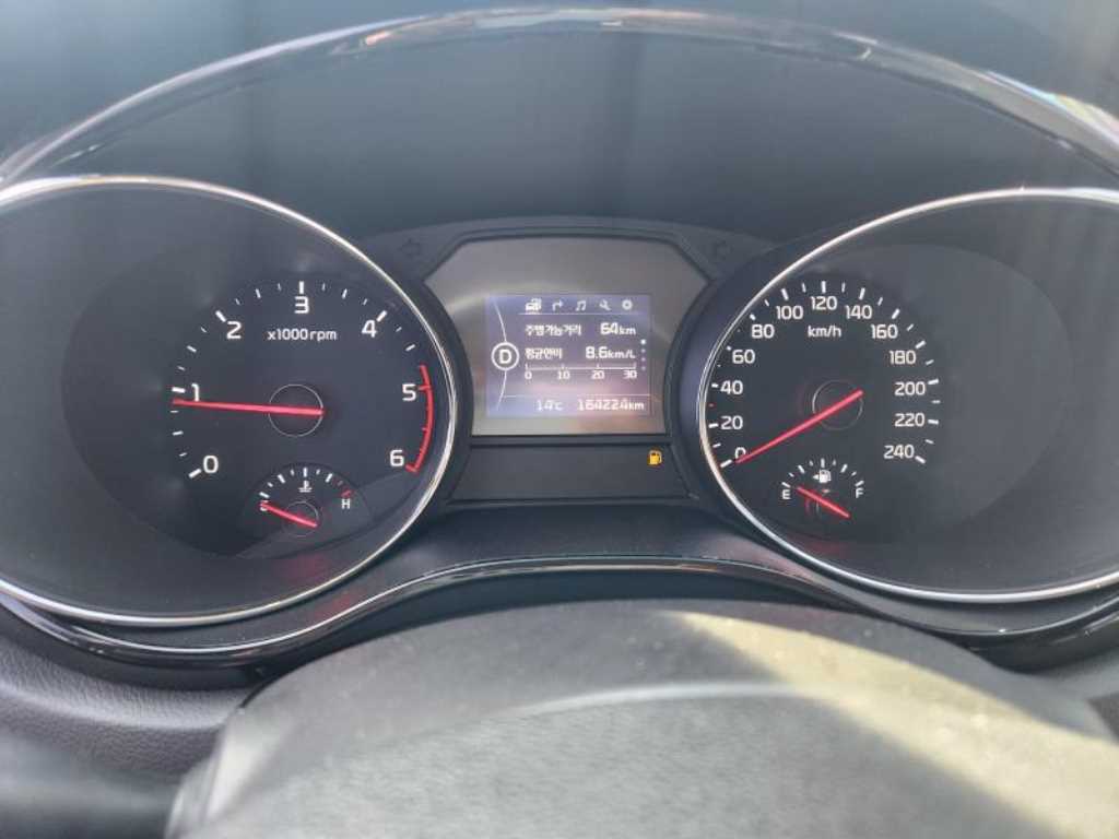 KIA Carnival - Vista 10