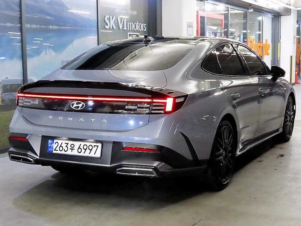 HYUNDAI Sonata - Vista 4