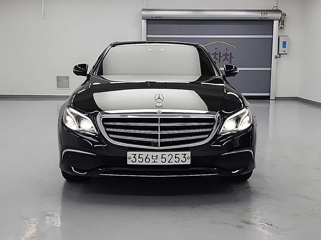 Mercedes Benz E class - Vista 2