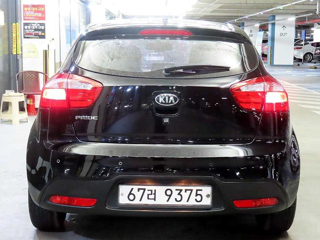 KIA Pride - Vista 5