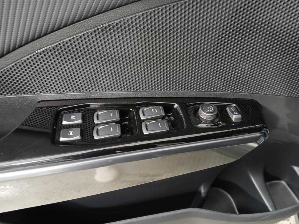 Ssangyong Tivoli - Vista 11