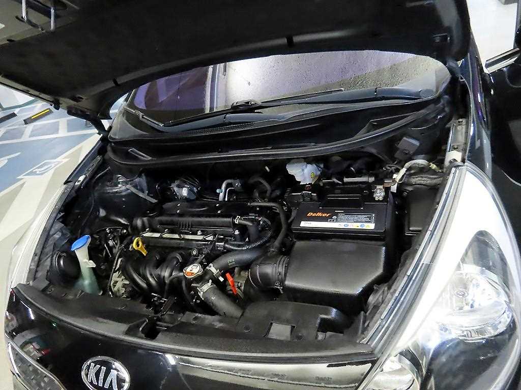 KIA Pride 2014 Negro - Importación desde Corea - HF Imports Iquique - Foto 17