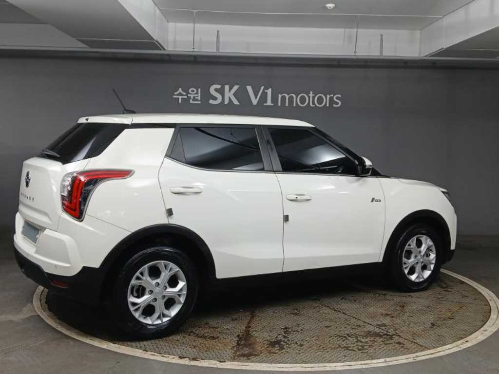 Ssangyong Tivoli - Vista 4