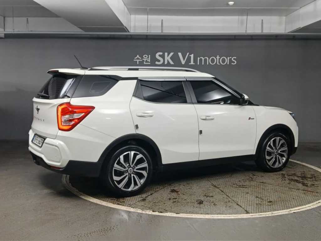 Ssangyong Tivoli - Vista 4
