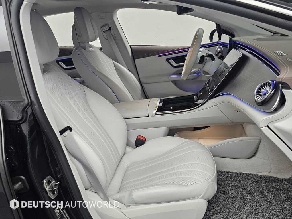 Mercedes Benz EQE - Vista 10