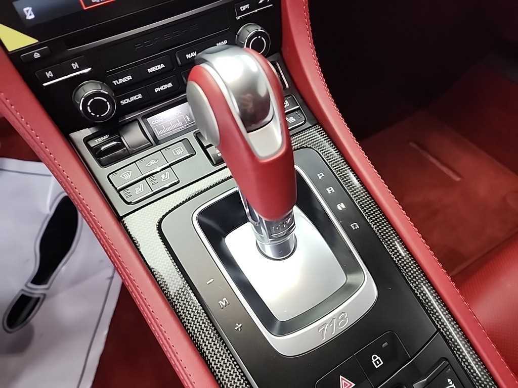 Porsche 718 - Vista 8