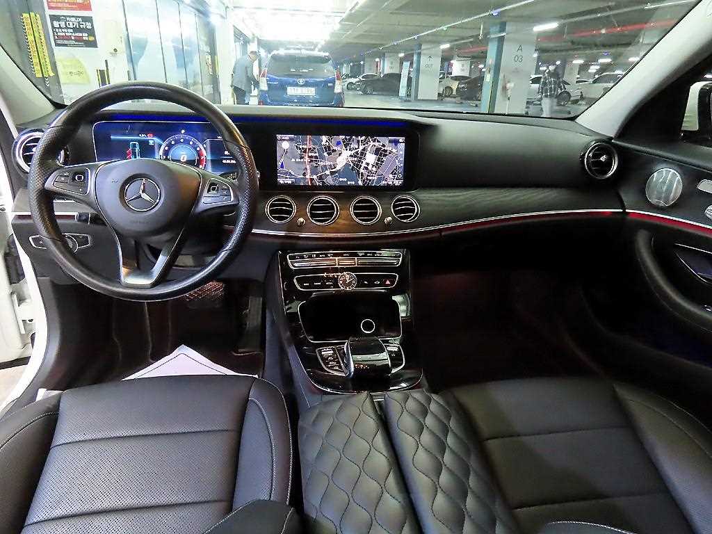 Mercedes Benz E class - Vista 10