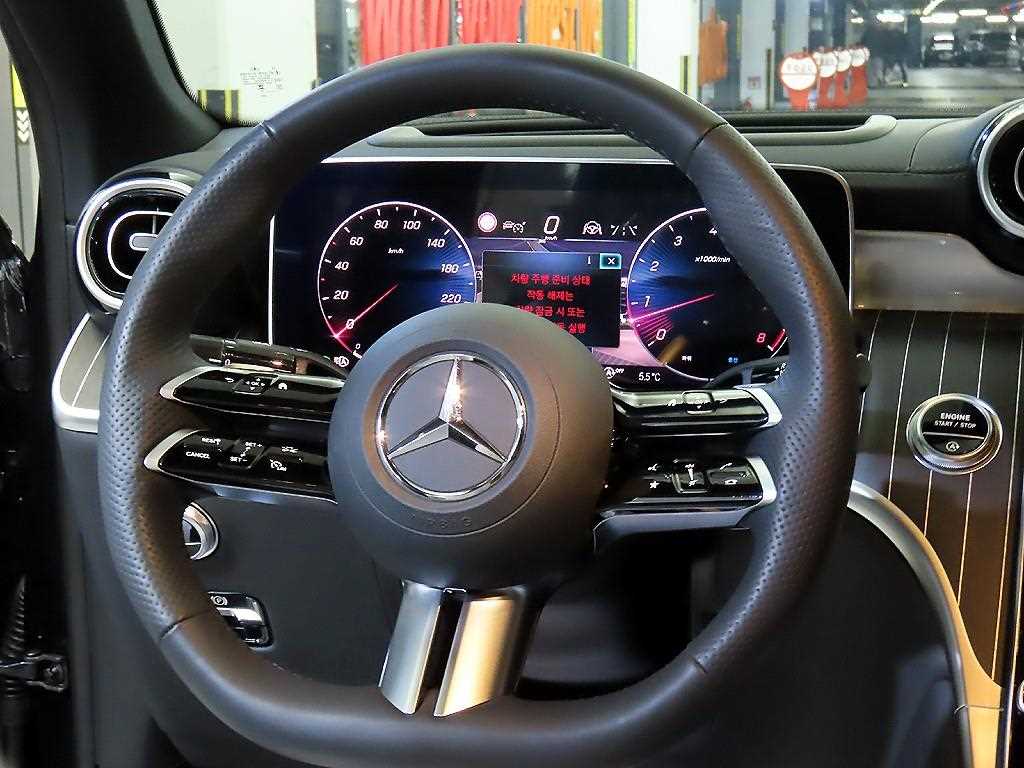 Mercedes Benz GLC Class - Vista 9