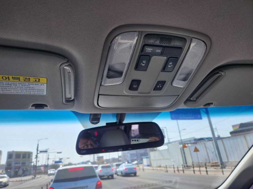 KIA Carnival - Vista 8