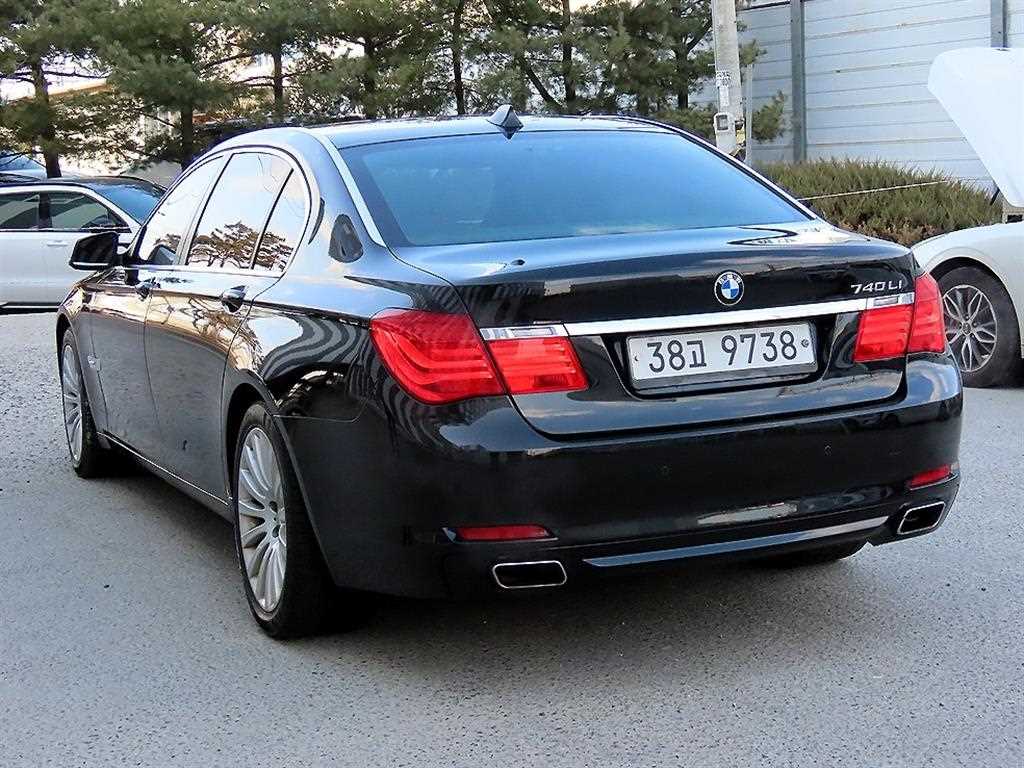 BMW 7 Series - Vista 3
