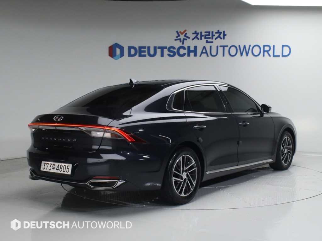 HYUNDAI Grandeur - Vista 3