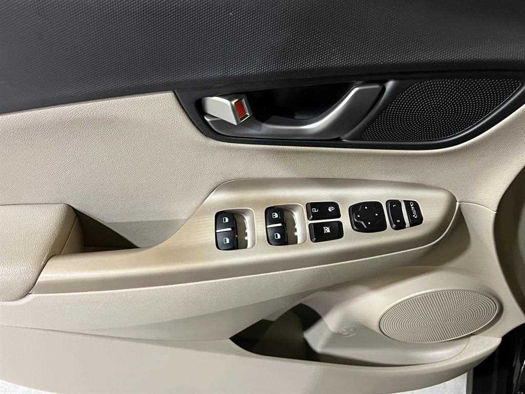 HYUNDAI Kona - Vista 9