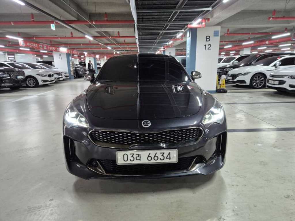 KIA Stinger - Vista 2