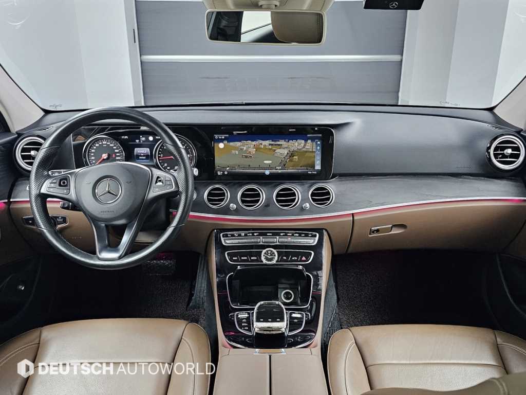 Mercedes Benz E class - Vista 7
