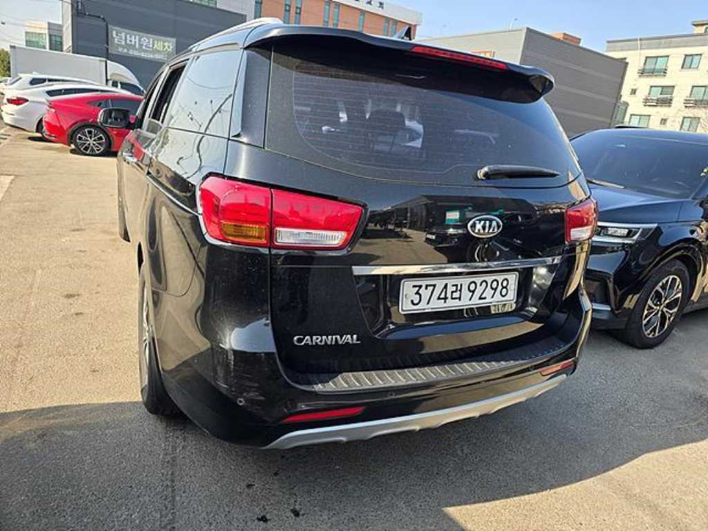KIA Carnival - Vista 5