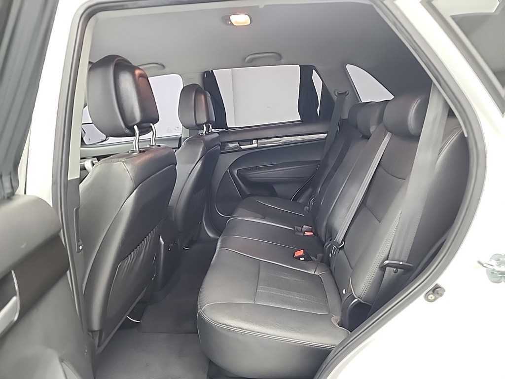 KIA Sorento - Vista 12