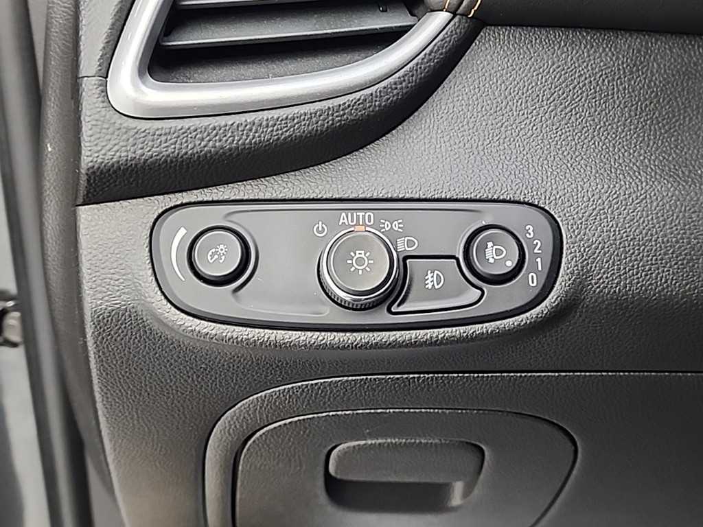 Chevrolet Trax 2018 Gris - Importación desde Corea - HF Imports Iquique - Foto 16