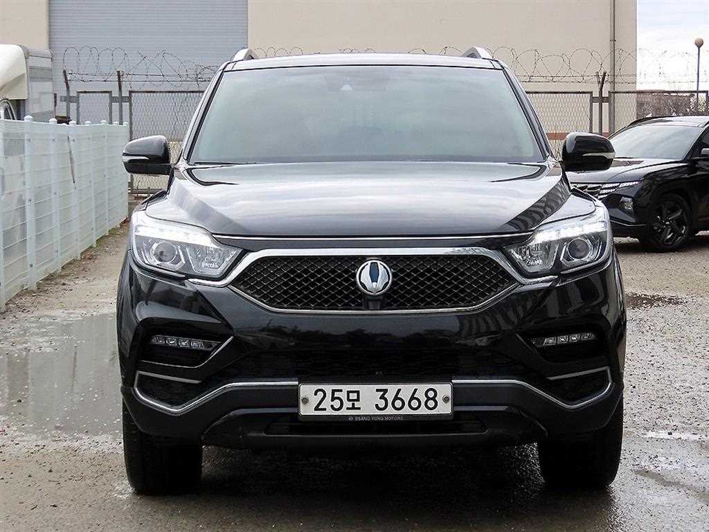 Ssangyong Rexton 2018 Negro - Importación desde Corea - HF Imports Iquique - Foto 1