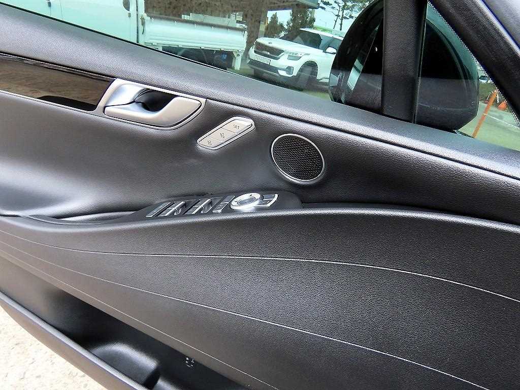 Genesis G80 - Vista 12