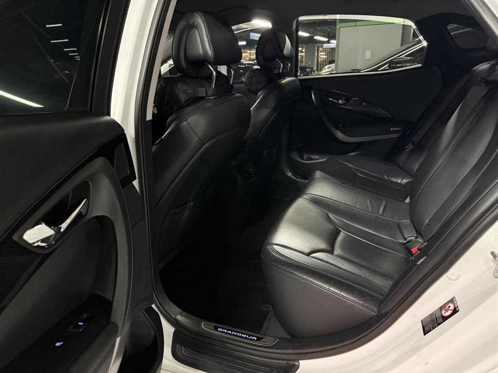 HYUNDAI Grandeur - Vista 11