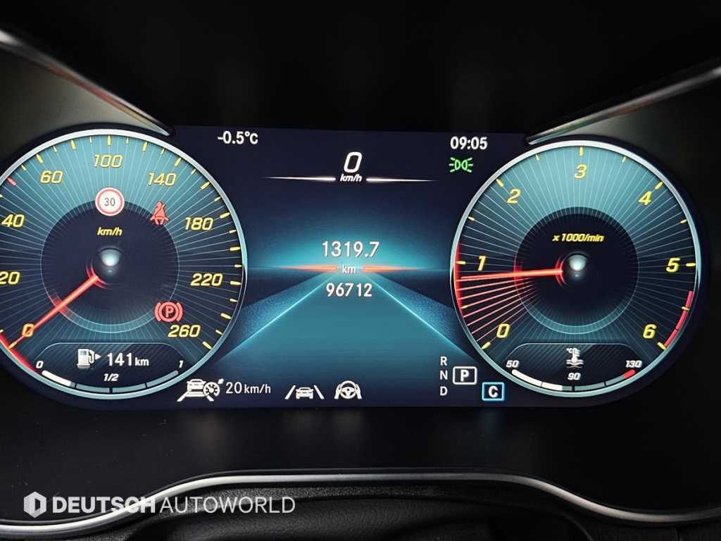 Mercedes Benz GLC Class - Vista 8