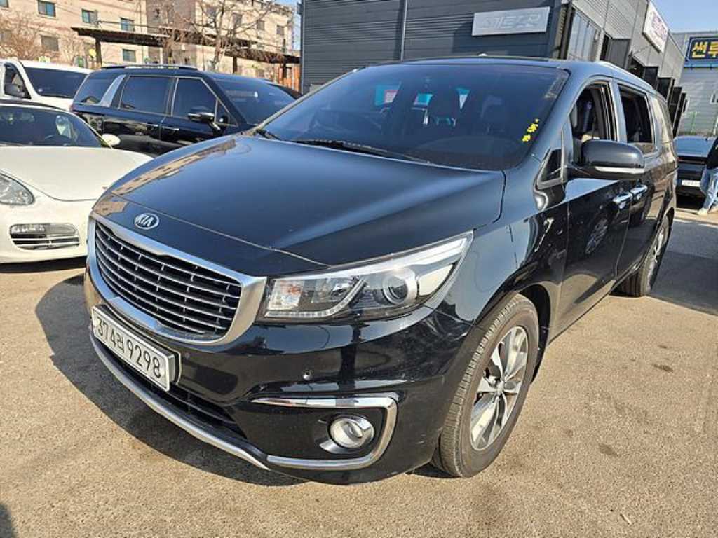KIA Carnival 2018 Negro - Importación desde Corea - HF Imports Iquique - Foto 1