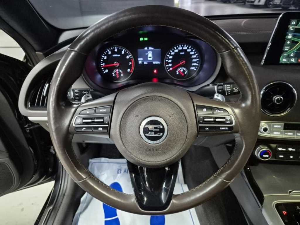 KIA Stinger - Vista 9