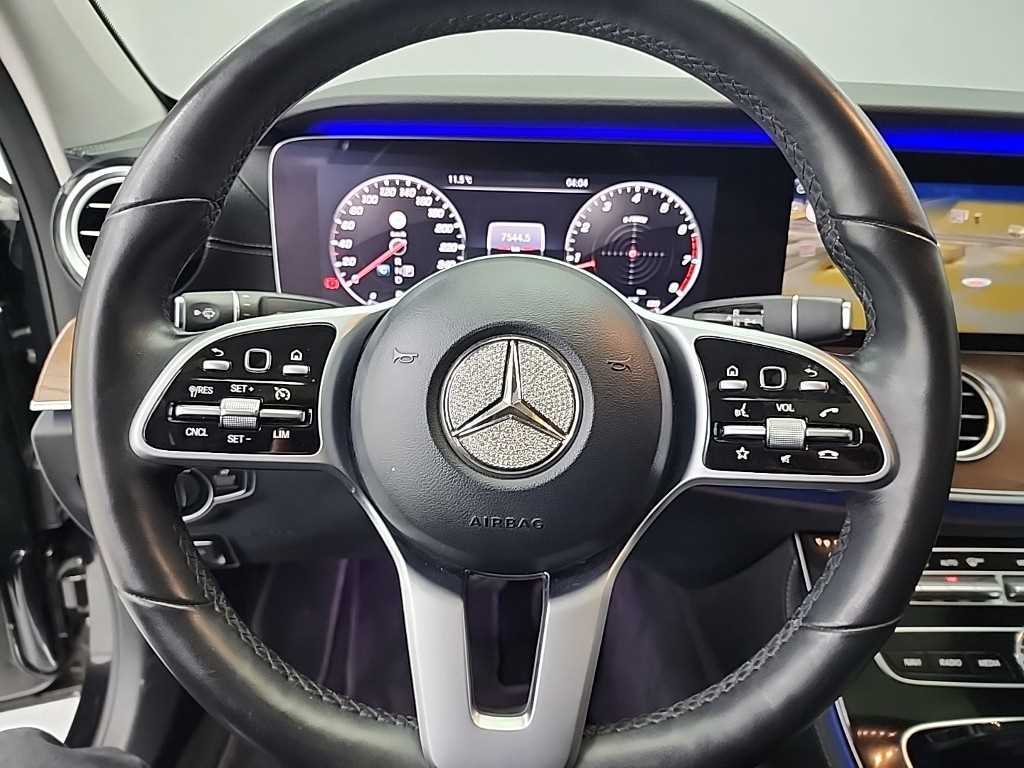 Mercedes Benz E class - Vista 9