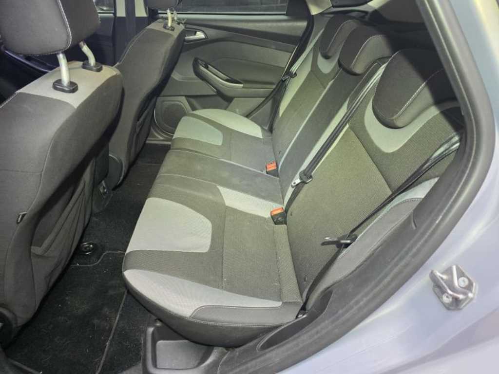 Ford Focus - Vista 8