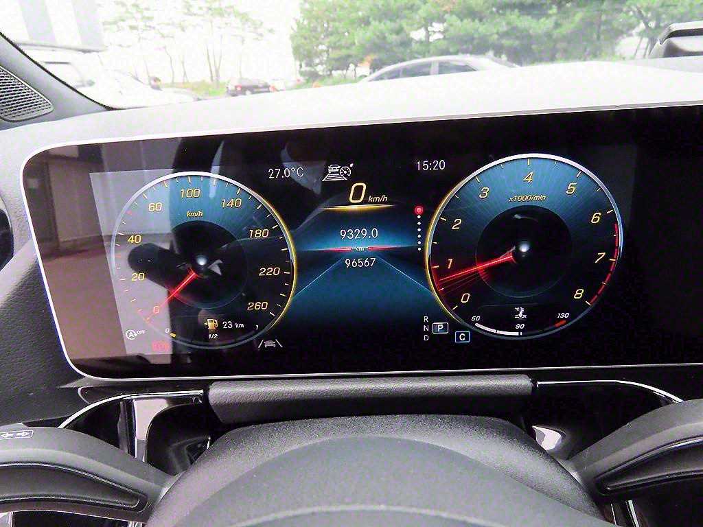 Mercedes Benz GLA Class - Vista 9